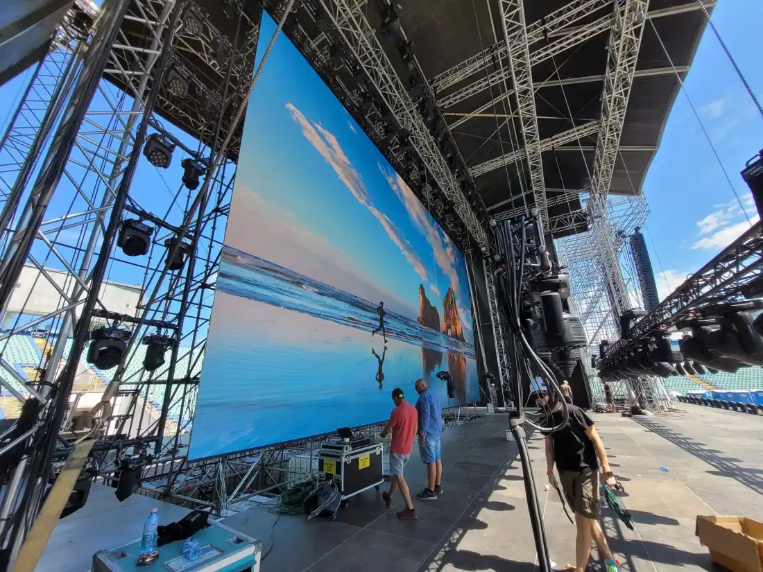 Outdoor LED screen in daylight