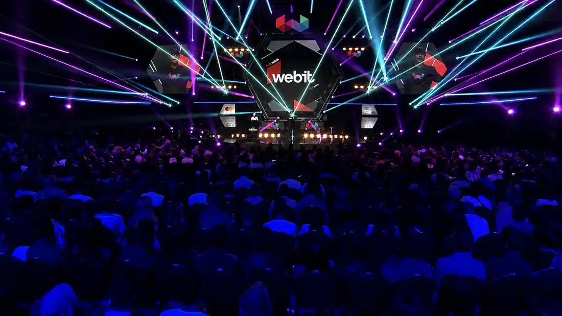 Лазерно шоу на Webit в Арена Армеец (днес Арена 8888)