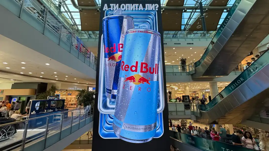LED екран 144 м² под стъкления покрив на атриума на The Mall